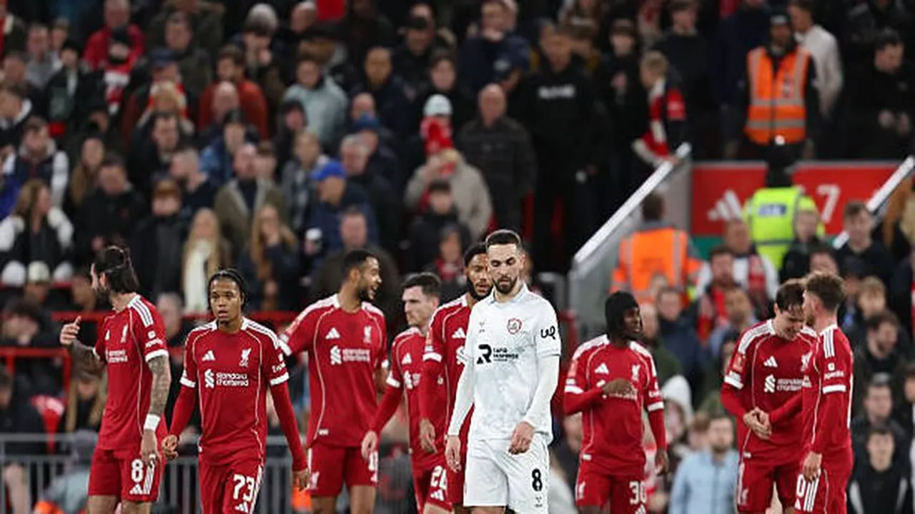 بث مباشر.. موعد مباراة ليفربول وبيرنلي والقنوات الناقلة والتشكيل المتوقع في الدوري الإنجليزي